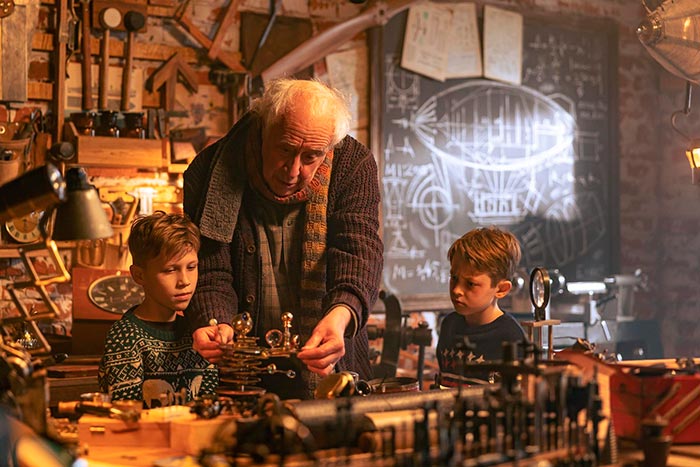 кадр Одна дома 9