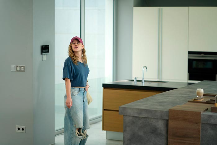 кадр ON и Она 8