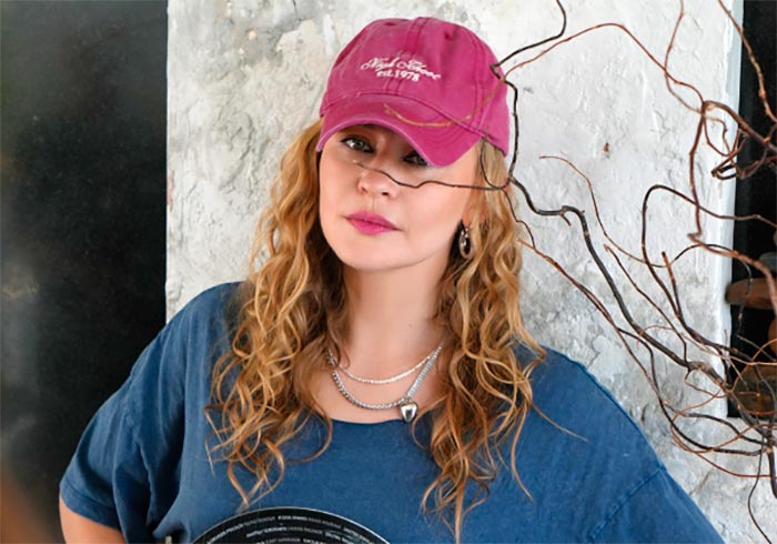 кадр ON и Она 9