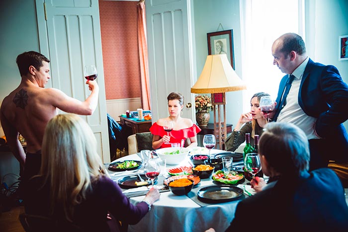 кадр Он + она 2