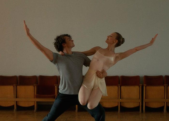 Кадр из фильма Она танцует кадр Она танцует 4