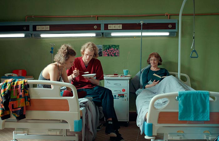 Кадр из фильма Особенности национальной больницы кадр Особенности национальной больницы 8