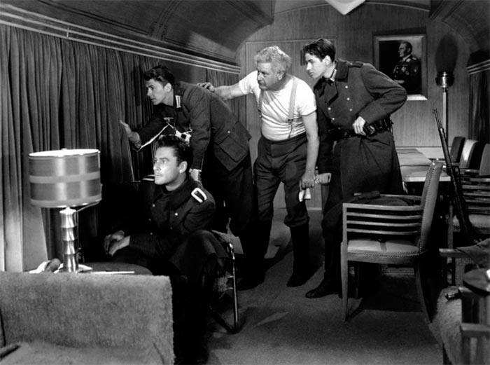 Фильм «Отчаянное путешествие» (1942) - сюжет, актеры и роли, кадры из ...