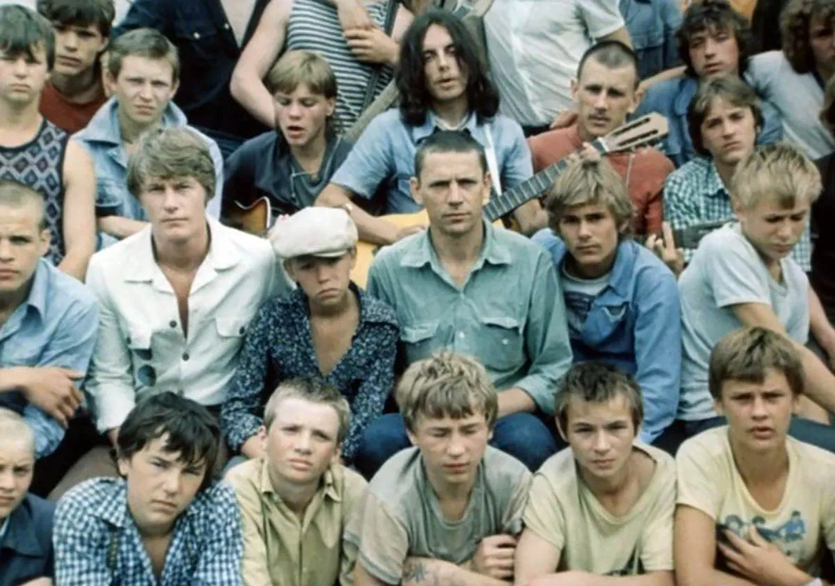 кадр Пацаны 20