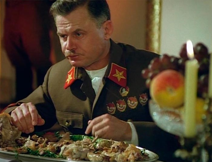 Фильм «Пиры Валтасара, или Ночь со Сталиным» (1989) - сюжет, актеры и ...