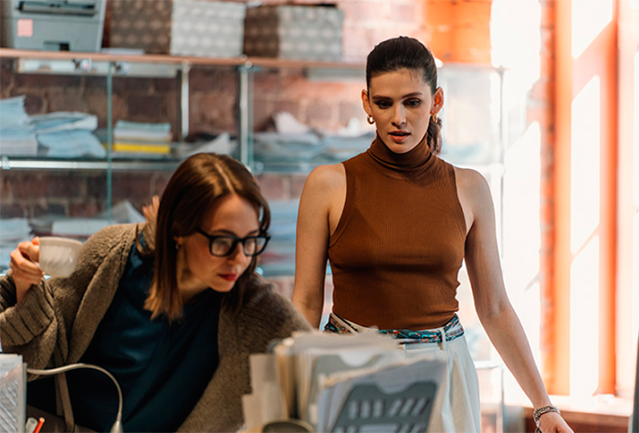 Кадр из фильма Подозреваются все. Соломенная вдова кадр Подозреваются все. Соломенная вдова 3