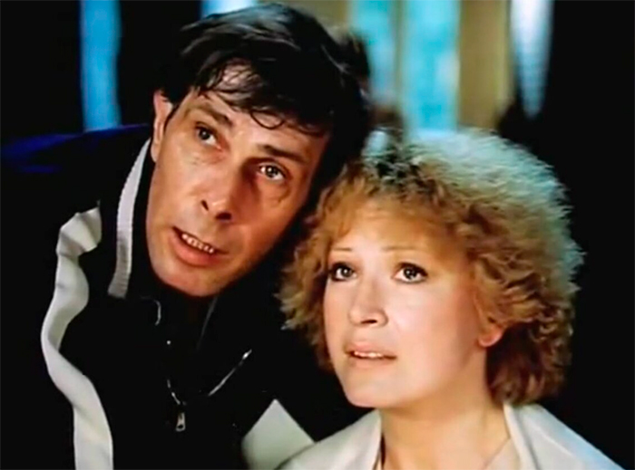 кадр Поездки на старом автомобиле 2