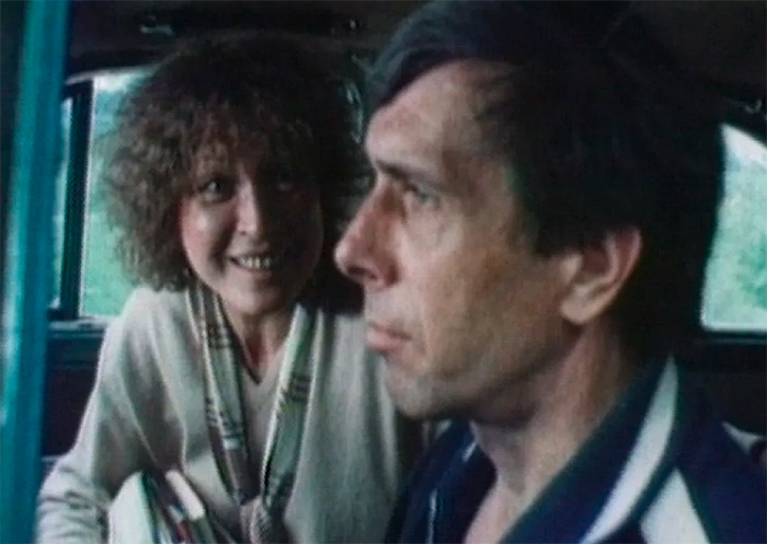 кадр Поездки на старом автомобиле 5