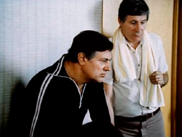 кадр Поездки на старом автомобиле 10