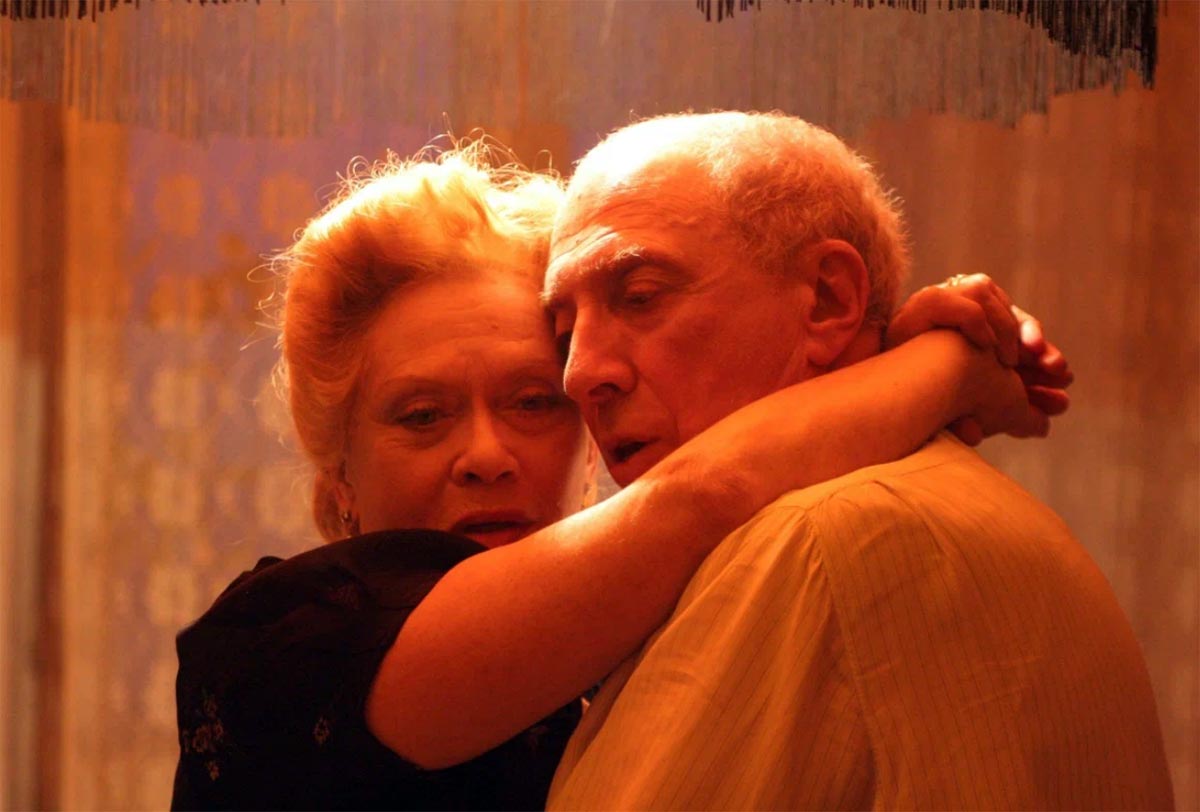 Кадр из фильма Полторы комнаты, или Сентиментальное путешествие на родину кадр Полторы комнаты, или Сентиментальное путешествие на родину 2