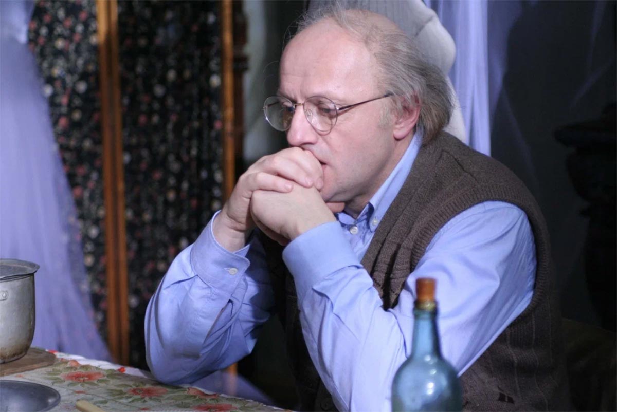 Кадр из фильма Полторы комнаты, или Сентиментальное путешествие на родину кадр Полторы комнаты, или Сентиментальное путешествие на родину 5