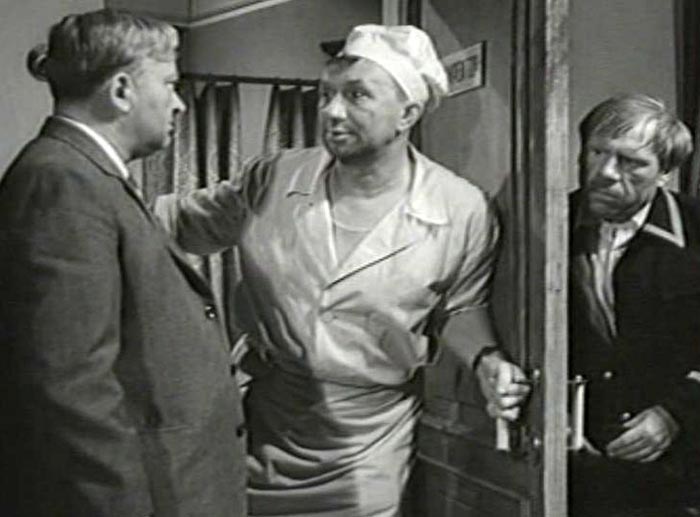 кадр Понедельник - день тяжёлый 5