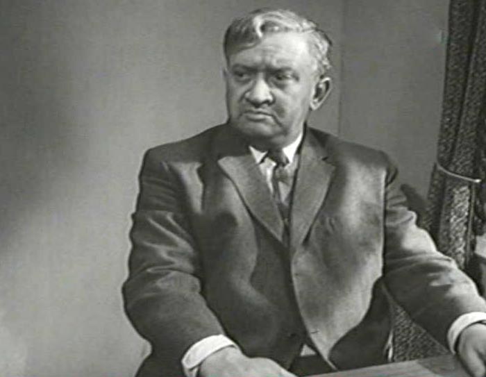 кадр Понедельник - день тяжёлый 6