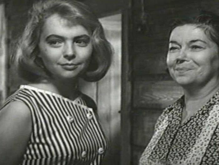 кадр Понедельник - день тяжёлый 7