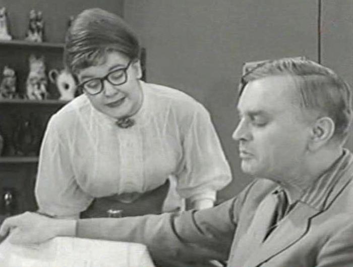 кадр Понедельник - день тяжёлый 10