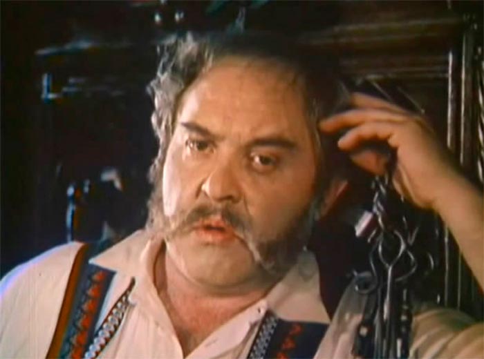 кадр Продавец птиц 3