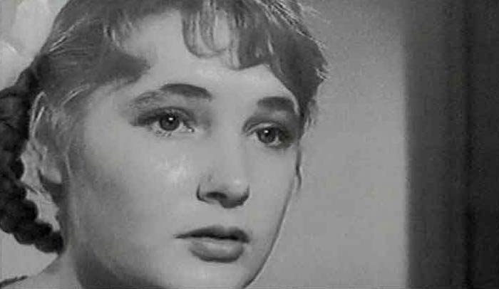 кадр Рано утром 9