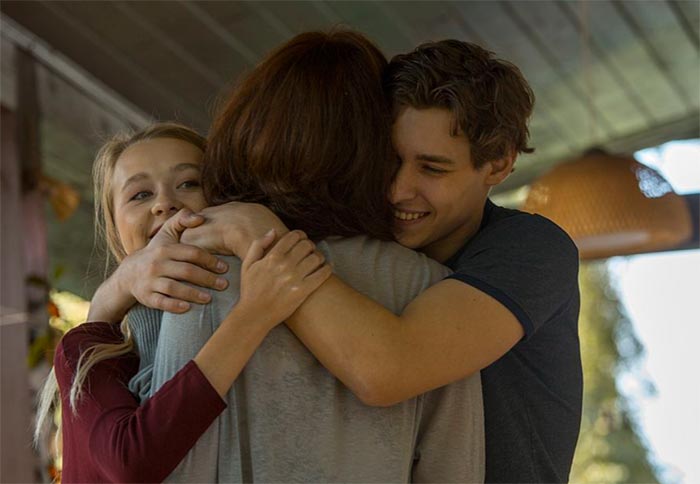 Кадр из фильма Родные руки кадр Родные руки 7