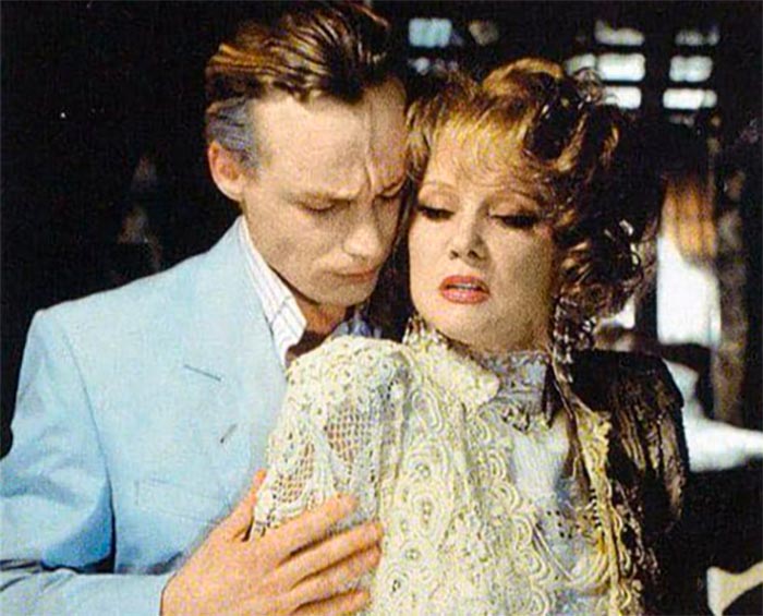 кадр СекСказка 2