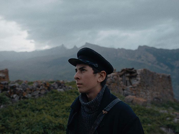 Кадр из фильма Семь чёрных бумаг кадр Семь чёрных бумаг 3