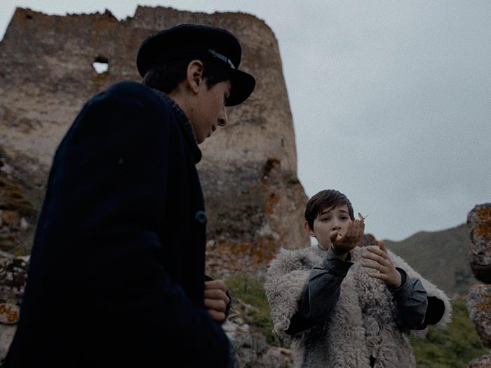 Кадр из фильма Семь чёрных бумаг кадр Семь чёрных бумаг 5