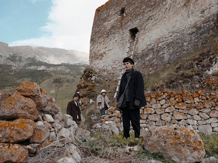 Кадр из фильма Семь чёрных бумаг кадр Семь чёрных бумаг 11