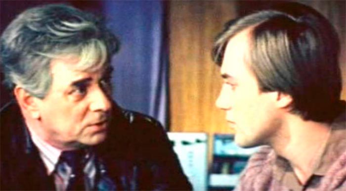 кадр Серебряное ревю 8