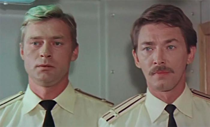 кадр Слушать в отсеках 4