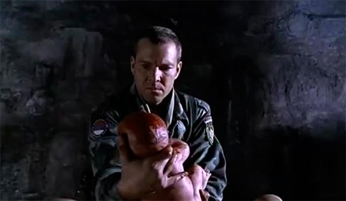 Кадр из фильма Спаситель кадр Спаситель 10