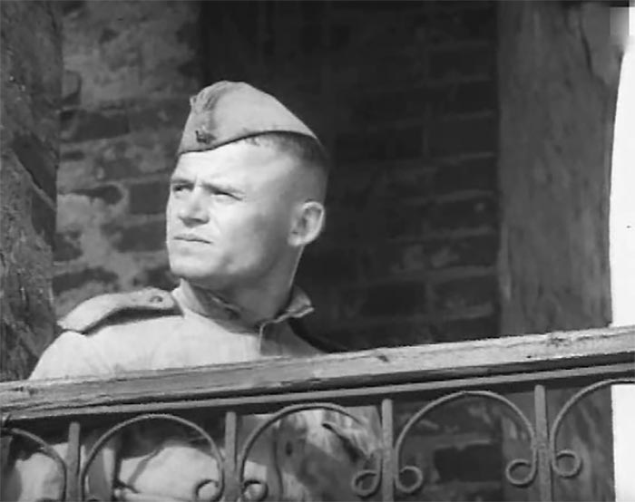 кадр Спокойный день в конце войны 3