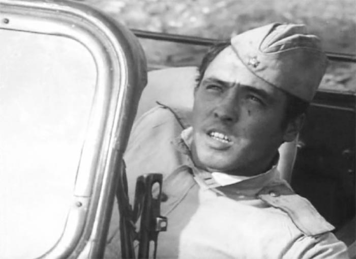 кадр Спокойный день в конце войны 8