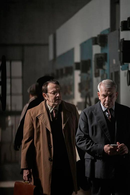 Фильм «Спуск в бездну» (2023) - сюжет, актеры и роли, кадры из фильма