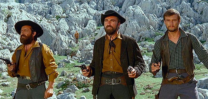 Кадр из фильма Среди коршунов кадр Среди коршунов 10