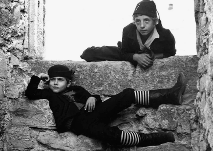 кадр Среди серых камней 4