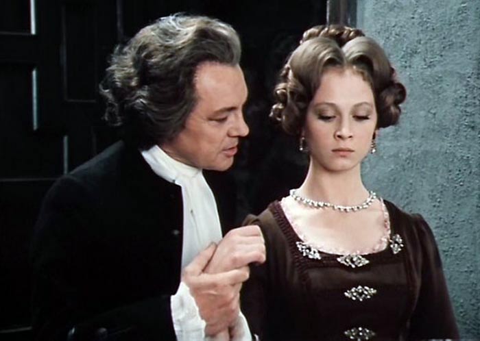Фильм «Стакан воды» (1979) - сюжет, актеры и роли, кадры из фильма