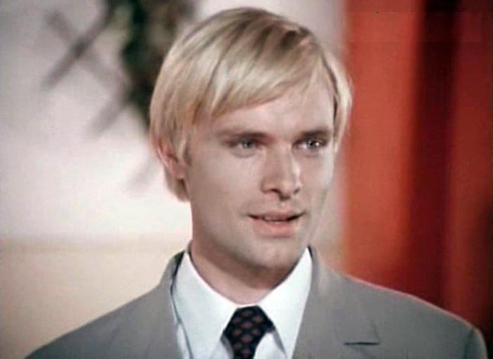 кадр Стоянка поезда - две минуты 8