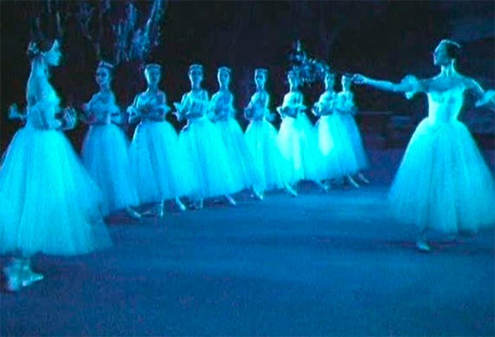 Кадр из фильма Танцующие призраки кадр Танцующие призраки 11