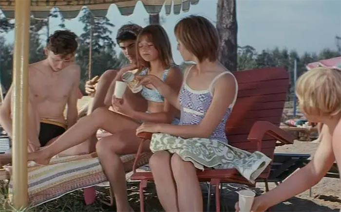 Кадр из фильма Точка, точка, запятая... кадр Точка, точка, запятая... 11