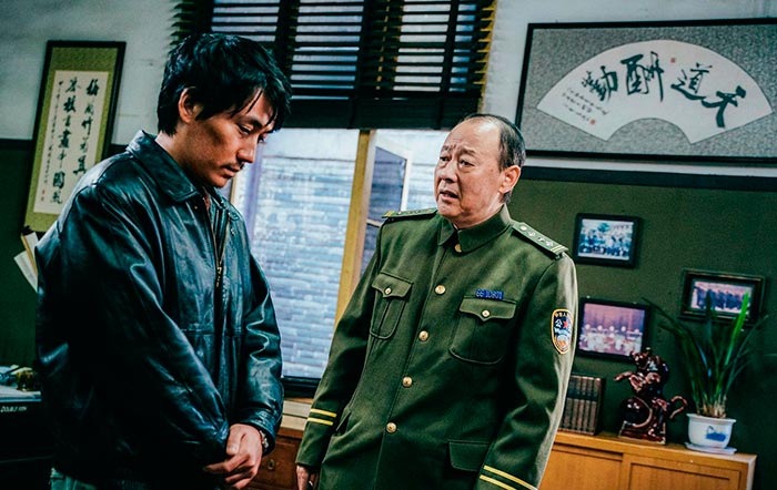 кадр Только течёт река 2