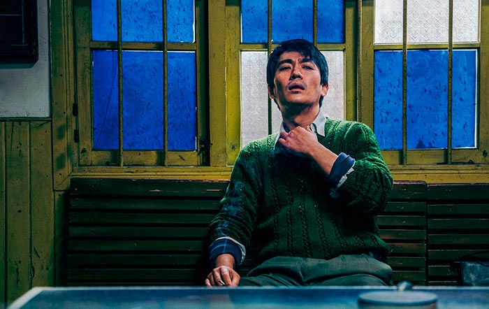 кадр Только течёт река 3