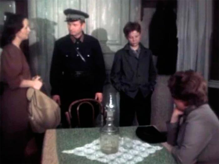 кадр Третий в пятом ряду 7