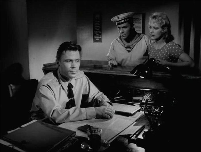 Кадр из фильма Увольнение на берег кадр Увольнение на берег 8