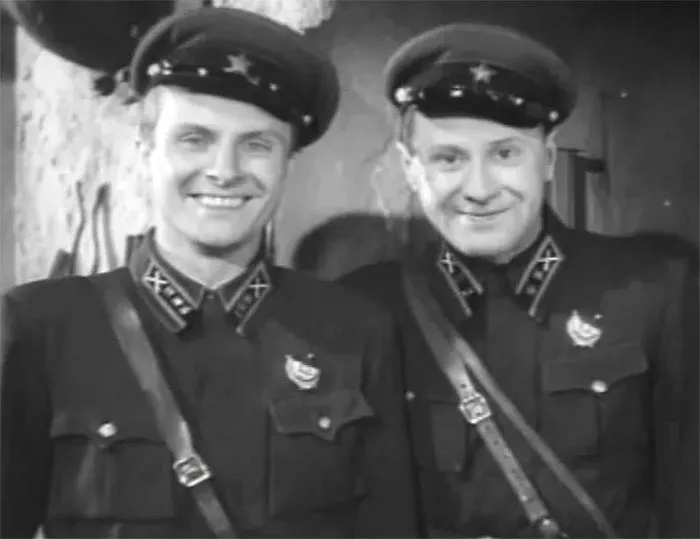 кадр В 6 часов вечера после войны 7