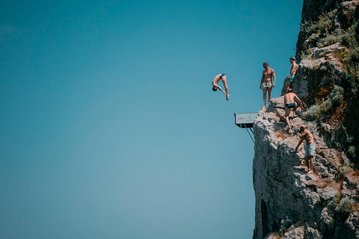 Кадр из фильма В потоке трёх стихий кадр В потоке трёх стихий 5