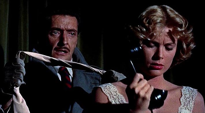 кадр В случае убийства набирайте «М» 3