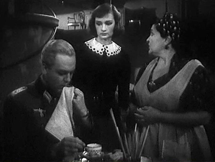 Фильм «Вдали от Родины» (1960) - сюжет, актеры и роли, кадры из фильма