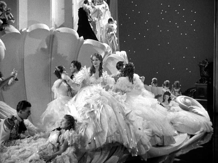 кадр Великий Зигфельд 9