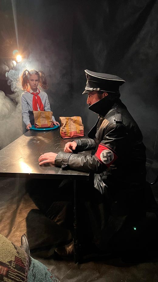 Кадр из фильма Внутри каракурта кадр Внутри каракурта 5