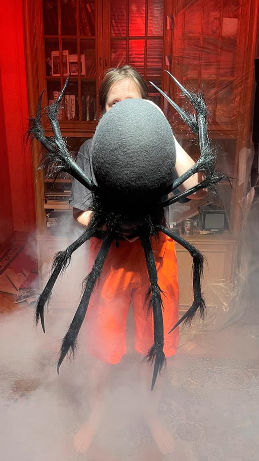 Кадр из фильма Внутри каракурта кадр Внутри каракурта 7