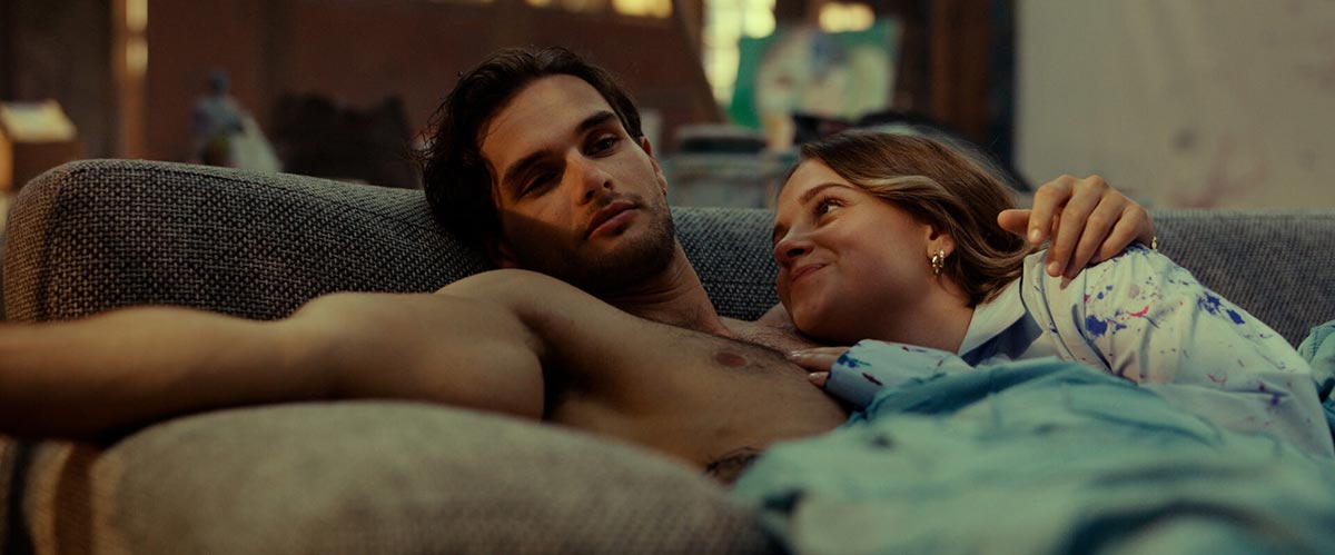 кадр Все оттенки красного 4